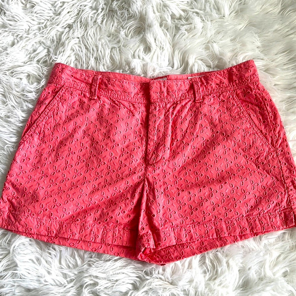 Gap City Short with eyelet details - pink/peach color
